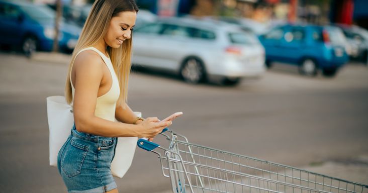 Egyre több autós csinálja a Penny, Aldi, Tesco parkolóban: ha ilyet látsz, azonnal jelentsd az illetékeseknek