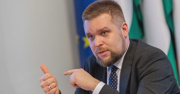 Pintér Bence alkotmánymódosítást kezdeményez, hogy népszavazással vissza lehessen hívni a képviselő-testületeket