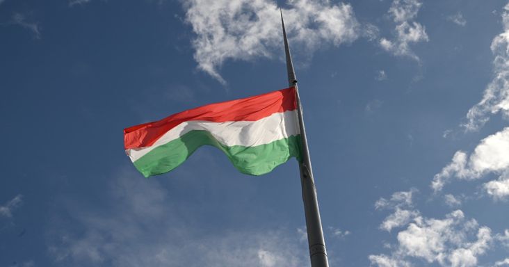 Október 23. – Fényfestéssel, díszkivilágítással is emlékeznek 1956-ra szerte a világon