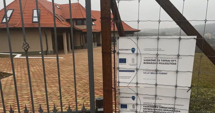 Borfeldolgozóból luxusvilla? – Úgy néz ki, fizetnie kell a volt fideszes polgármesternek