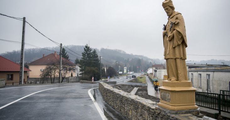 Sötétségbe borul Bonyhád, miután a közvilágítás üzemeltetőjének nem sikerült megállapodnia a városvezetéssel