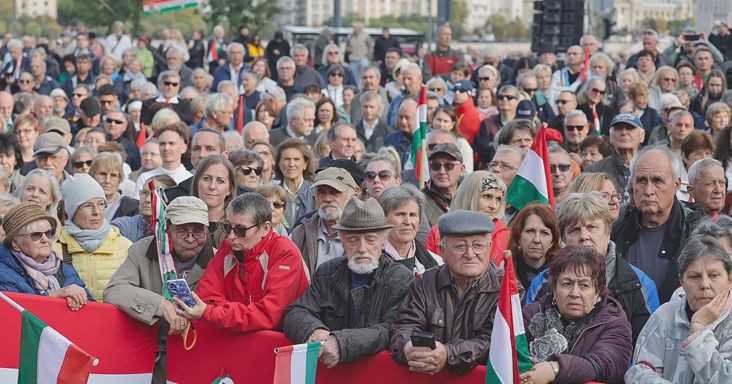 Légtérzárat rendeltek el: külön rendőr figyelte, felszáll-e a HírTV drónja a Fidesz rendezvényen