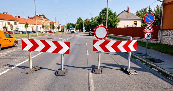 Útlezárások, elterelések színesítik az ünnepi hosszú hétvégét
