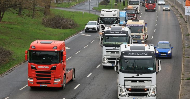 Lépéskényszerben Vitézy, Kármán és Kapitány: betelt a pohár a fuvarozóknál, ultimátumot adtak a minisztereknek