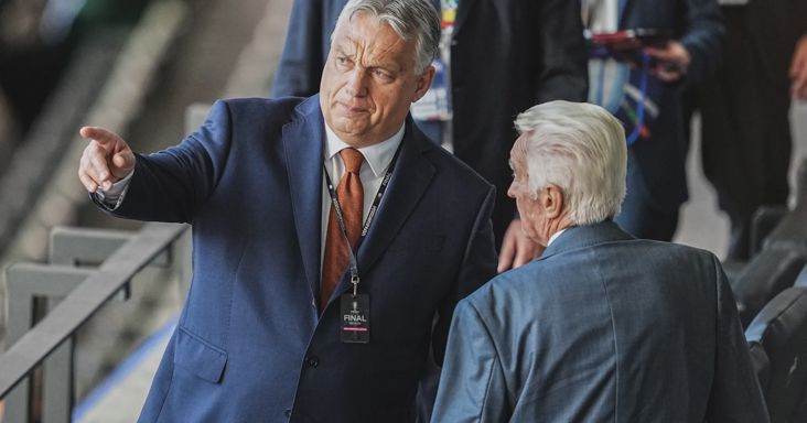 Évek óta Orbán Viktor családjának a bányájából szállítják a köveket az iváncsai akkugyár építéséhez