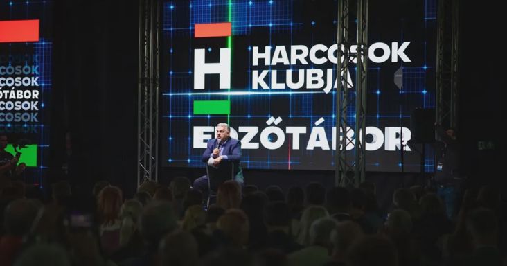 Az NRÜ neve tűnt fel egy tavalyi fideszes rendezvény mellett, az állami cég szerint hiba történt, semmi közük pártrendezvényekhez