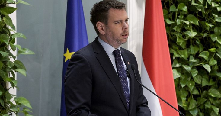 Vége a száguldozásnak? Már a kanyarban az elektromos rollerek új szabályozása