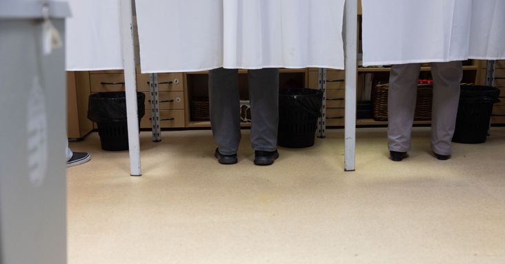 Választási csalás gyanúja miatt nyomoz a BRFK, két embert kihallgattak