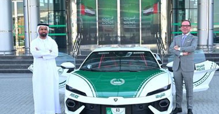 920 lóerős rendőrautó állt szolgálatba Dubajban