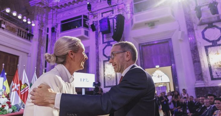 Az osztrák szélsőjobbtól tanulta a hatalmi harcot az AfD vezetése