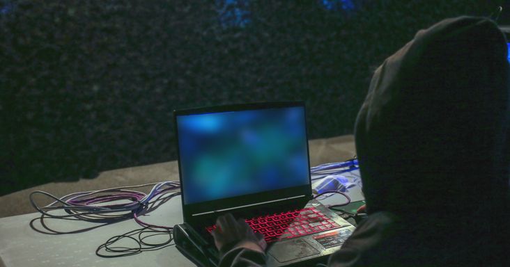 Mesterséges intelligenciával turbózzák fel támadásaikat a jogi szektorra vadászó kiberbűnözők