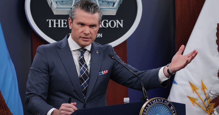 Titkos tárgyaláson bukkant fel Trump háborús minisztere: pattanásig feszült a helyzet, ismét felrobban a Közel-Kelet?