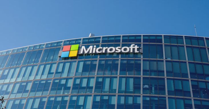 60 ezer munkavállalójától válna meg a Microsoft