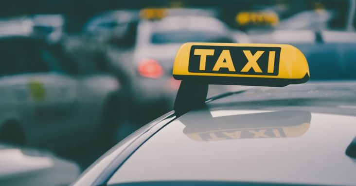 Lebukott a pimasz taxis, még a rendőrök is meglepődtek